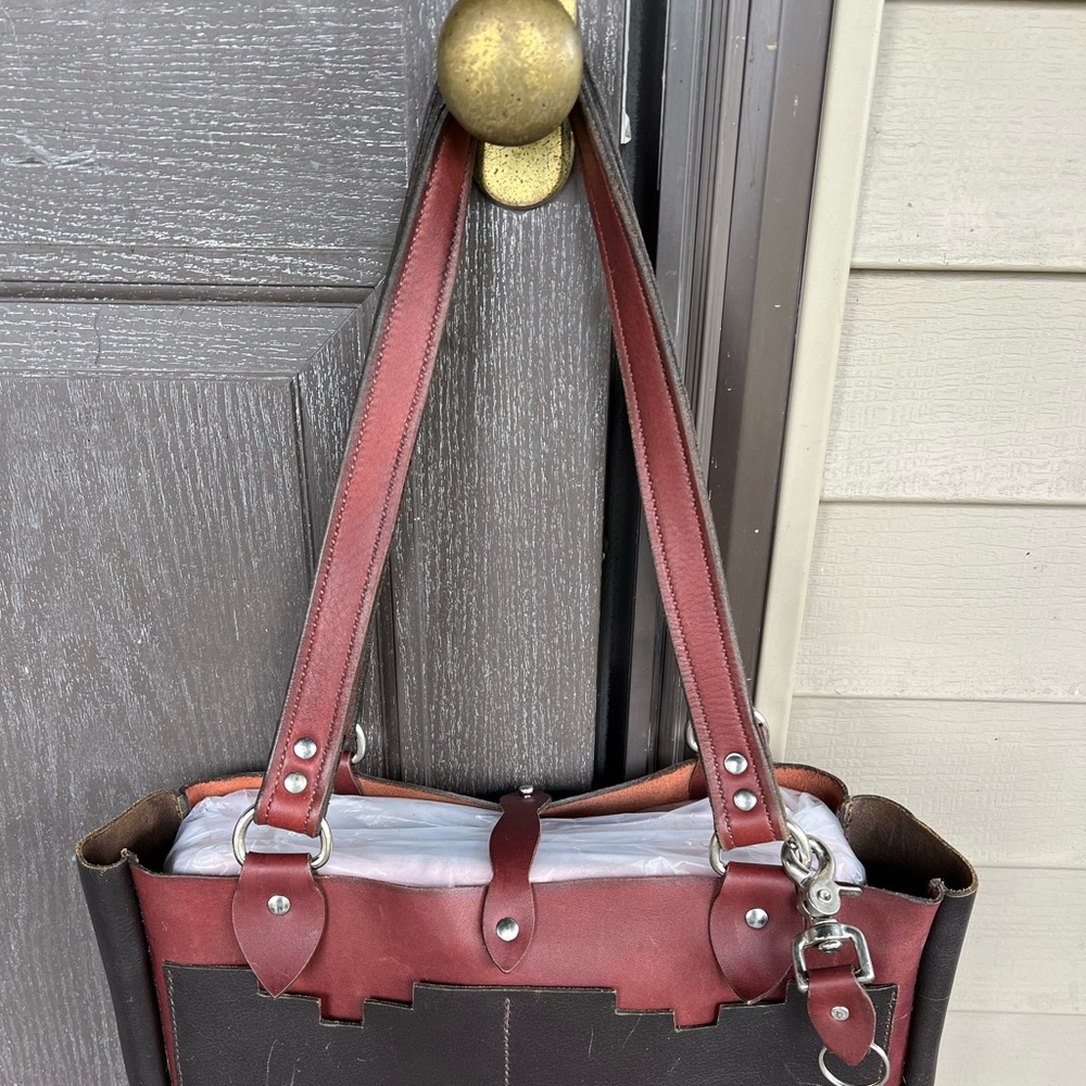Two-Tone Tan and Black Structured Genuine leather Shoulder Tote briefcase - Picture 5 of 5